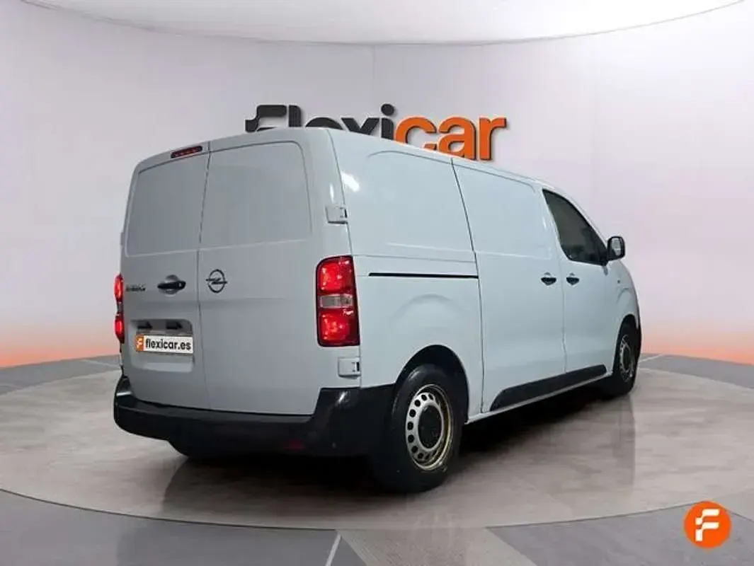 Usado Opel Vivaro 102 CV (75 kW) 2023 Blanco Monovolumen