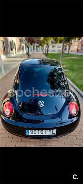 Usado VW New Beetle 105 CV (77 kW) 2007 Negro Utilitario