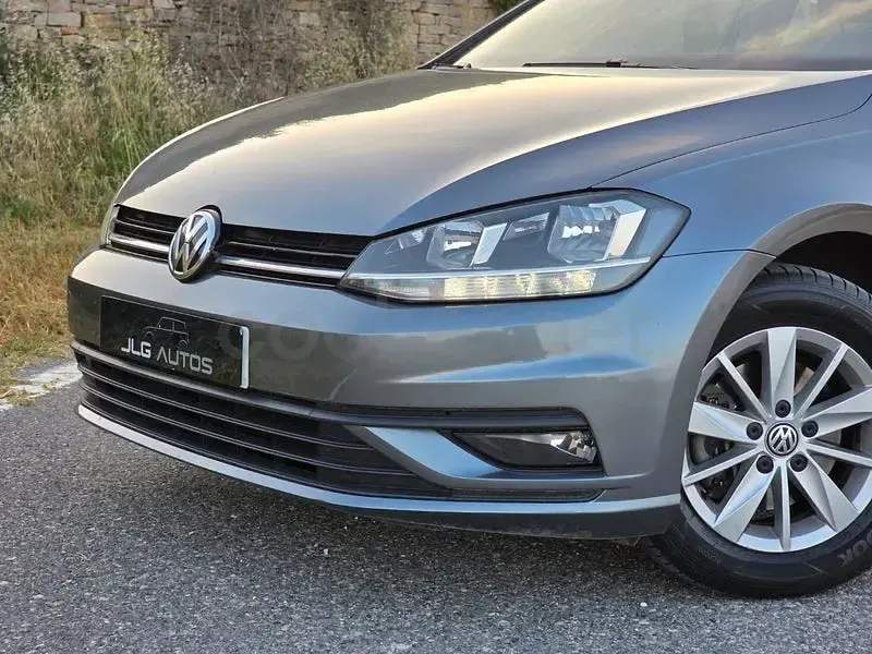 Usado VW Golf VII Advance 110 CV (80 kW) 2017 Gris / plata Berlina