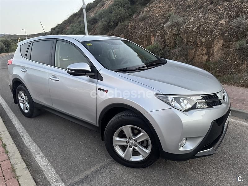 Usado Toyota RAV4 Advance 150 CV (110 kW) 2014 Gris / plata SUV
