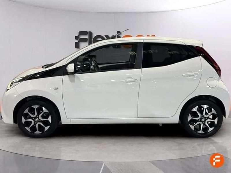 Usado Toyota Aygo X-play 72 CV (52 kW) 2021 Blanco Utilitario
