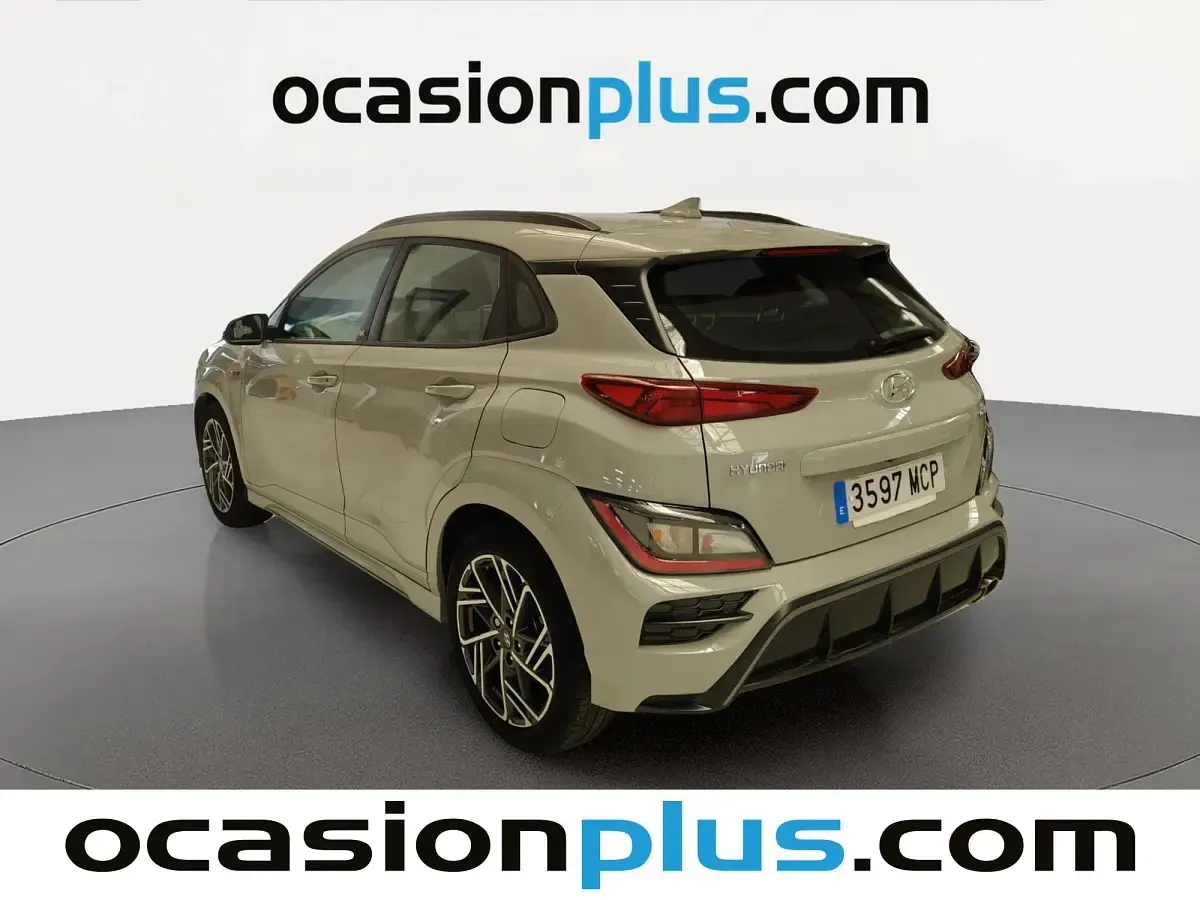 Usado Hyundai Kona N Line 120 CV (88 kW) 2022 Gris SUV