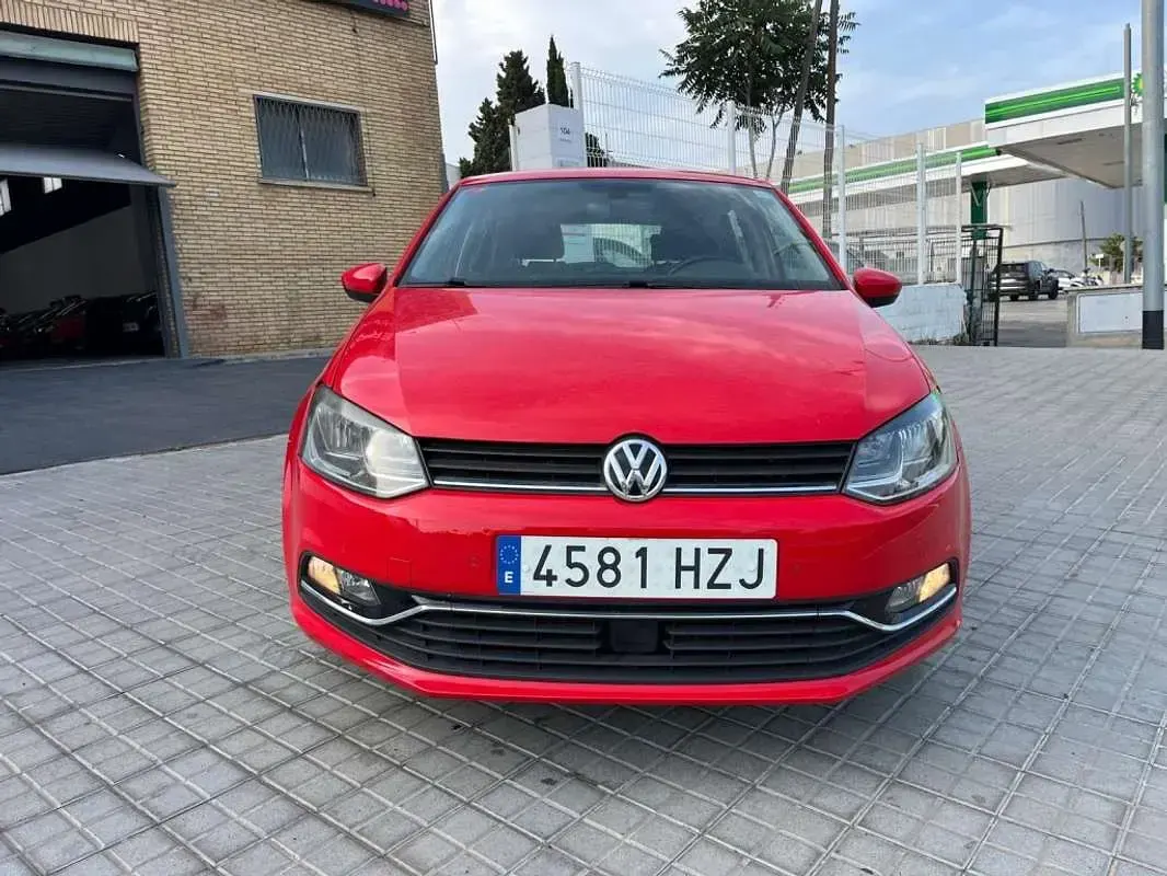 Usado VW Polo Sportline 110 CV (80 kW) 2014 Rojo Utilitario