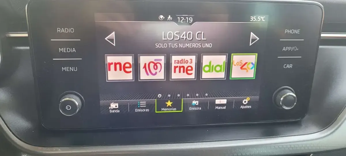Usado Skoda Scala Style 116 CV (85 kW) 2020 Azul Utilitario