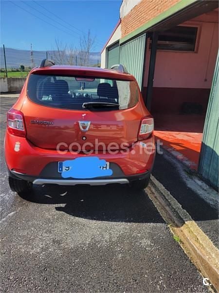 Usado Dacia Sandero Stepway 90 CV (66 kW) 2015 Rojo Berlina