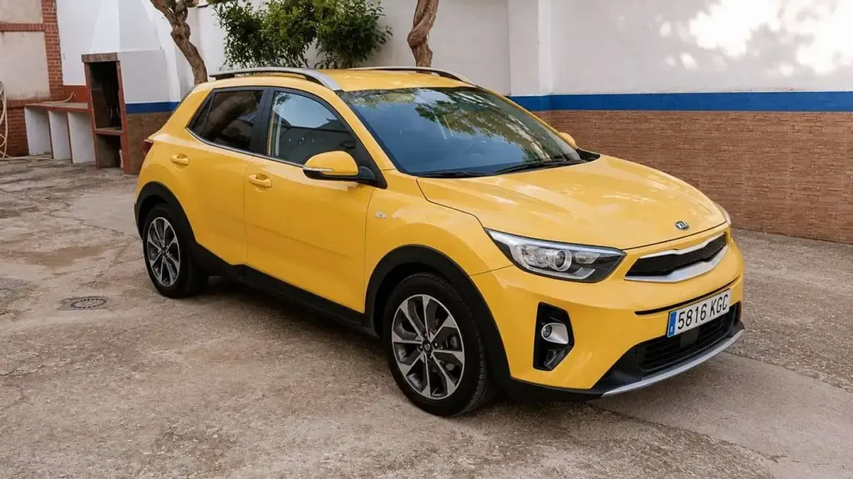 Usado Kia Stonic 116 CV (85 kW) 2017 Amarillo SUV
