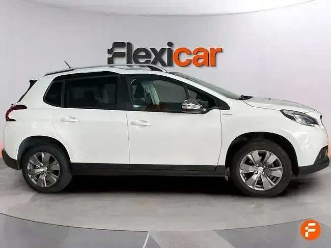 Usado Peugeot 2008 Style 82 CV (60 kW) 2018 Blanco SUV