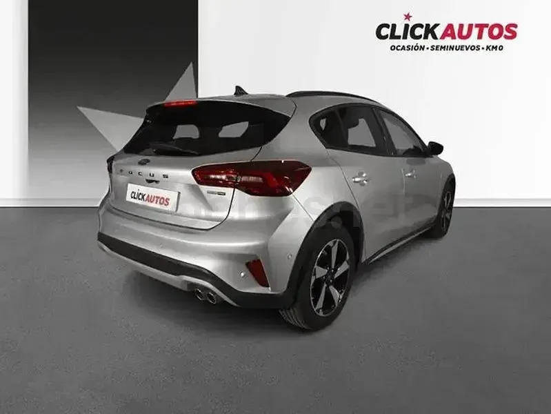 Usado Ford Focus Active 155 CV (114 kW) 2024 Gris / plata Berlina