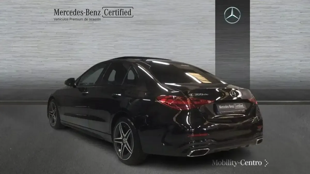 Usado Mercedes C300 197 CV (144 kW) 2024 Negro obsidiana Berlina