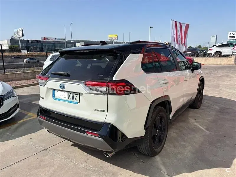 Usado Toyota RAV4 Hybrid Luxury 218 CV (160 kW) 2019 Blanco SUV