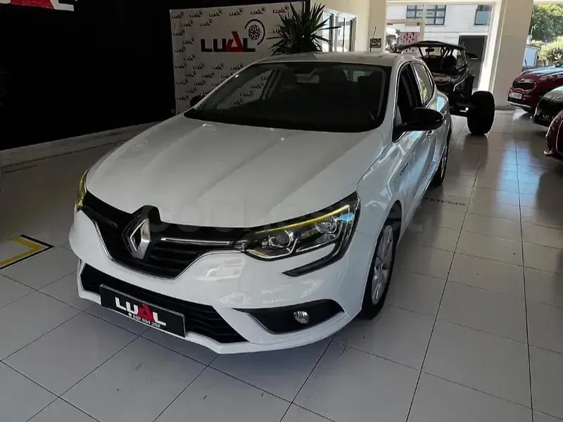 Usado Renault Mégane IV Business 110 CV (80 kW) 2018 Blanco Berlina