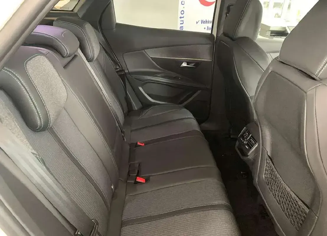 Usado Peugeot 3008 Allure 131 CV (96 kW) 2022 SUV