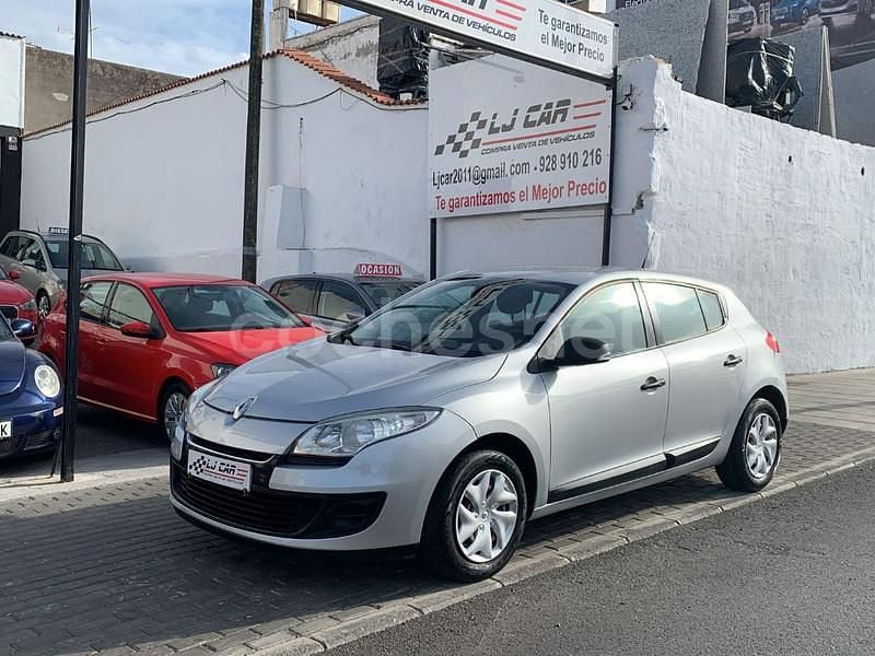 Gris / plata Usado 2013 Renault Mégane Authentique Berlina | 6800 € - Imagen 1/4