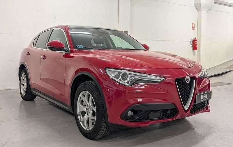 Usado Alfa Romeo Stelvio Executive 210 CV (154 kW) 2019 Burdeos SUV
