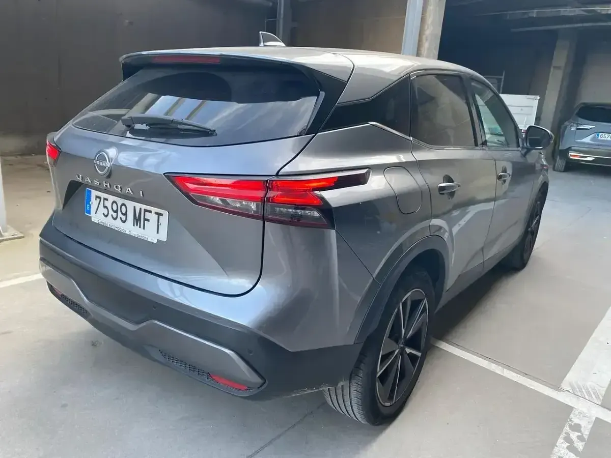 Usado Nissan Qashqai Tekna 140 CV (102 kW) 2023 Gris SUV