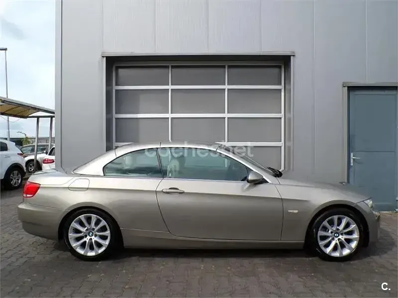 Usado BMW 325 Cabriolet Performance 218 CV (160 kW) 2008 Beige Descapotable