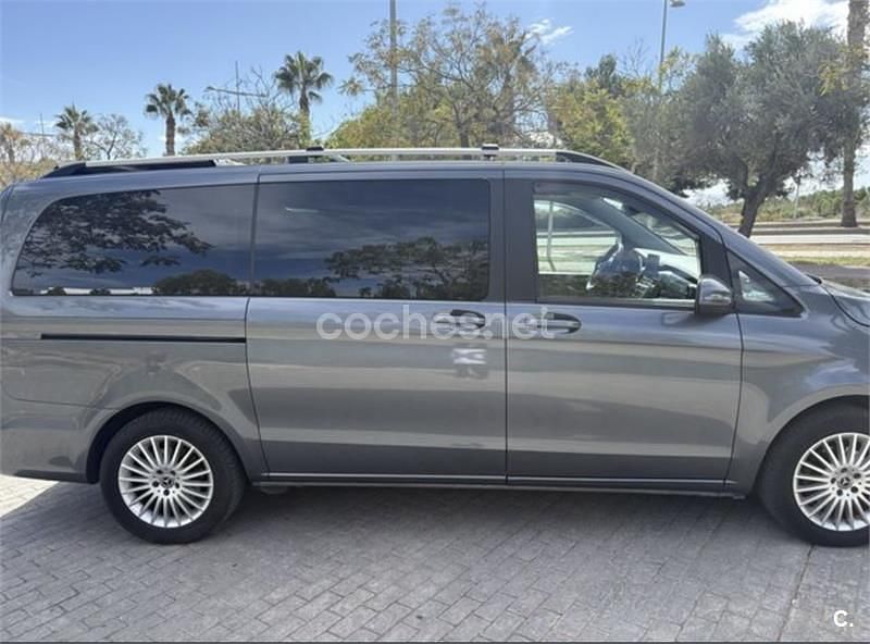 Usado Mercedes V220 Exclusive 163 CV (119 kW) 2018 Gris / plata Monovolumen