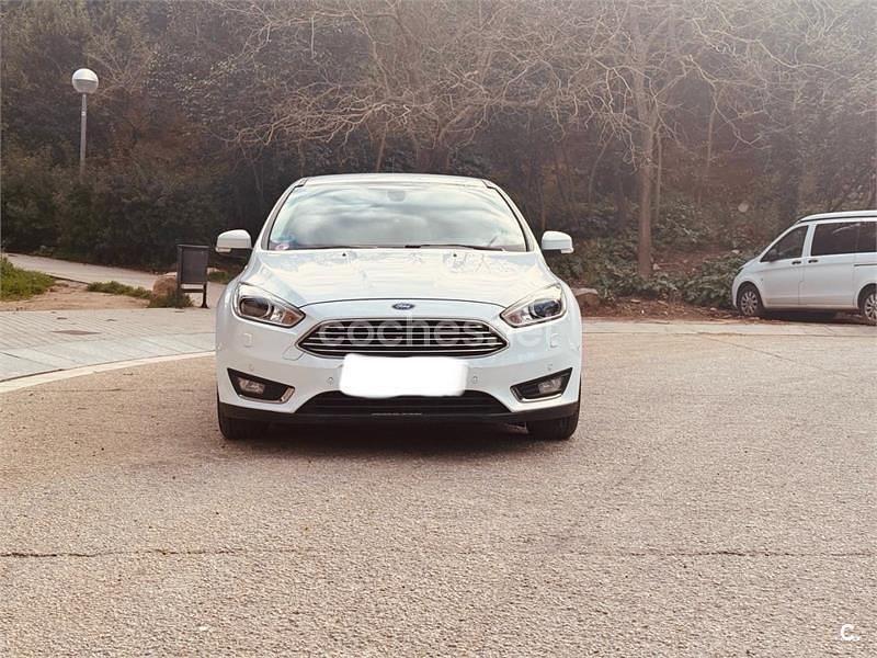 Usado Ford Focus Trend 95 CV (69 kW) 2017 Blanco Berlina