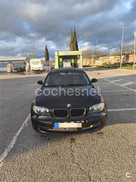 Usado BMW 118 122 CV (89 kW) 2008 Negro Utilitario