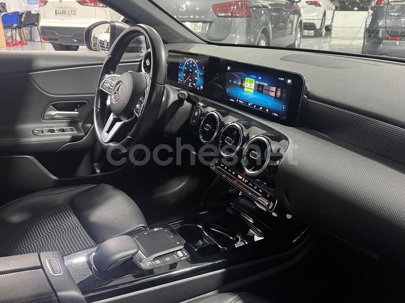 Usado Mercedes A180 116 CV (85 kW) 2022 Gris / plata Berlina