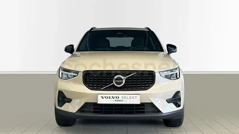 Usado Volvo XC40 Plus 163 CV (119 kW) 2025 Marrón SUV