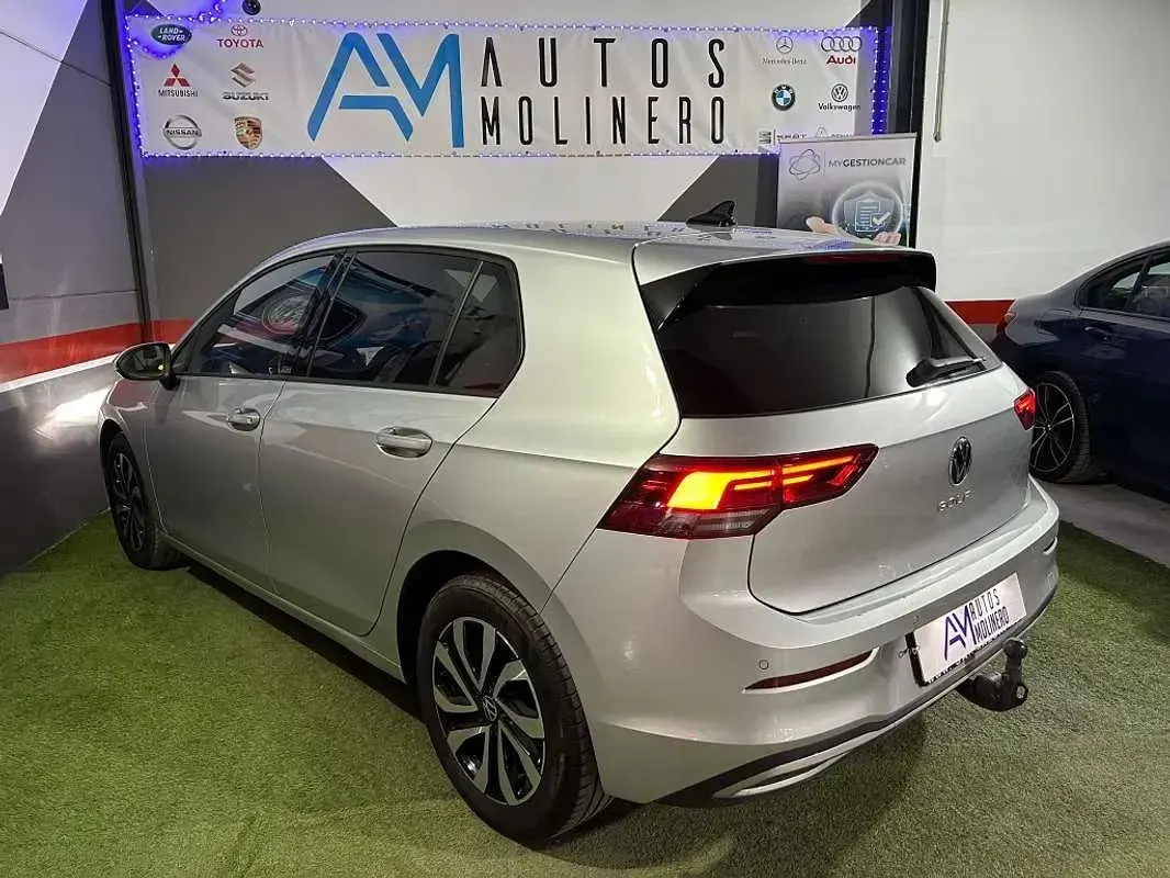 Usado VW Golf VIII 110 CV (80 kW) 2022 Gris Utilitario