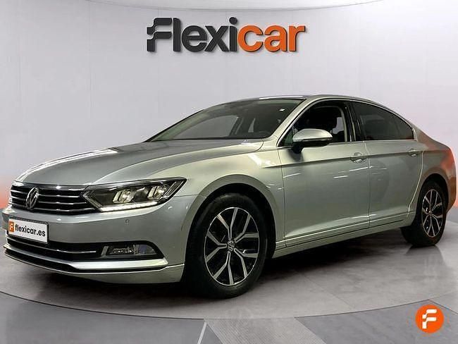 Usado VW Passat Advance 150 CV (110 kW) 2019 Gris Familiar