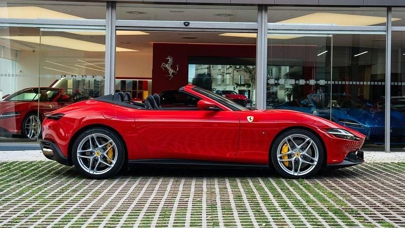 Usado Ferrari Roma 628 CV (461 kW) 2025 Rojo Descapotable