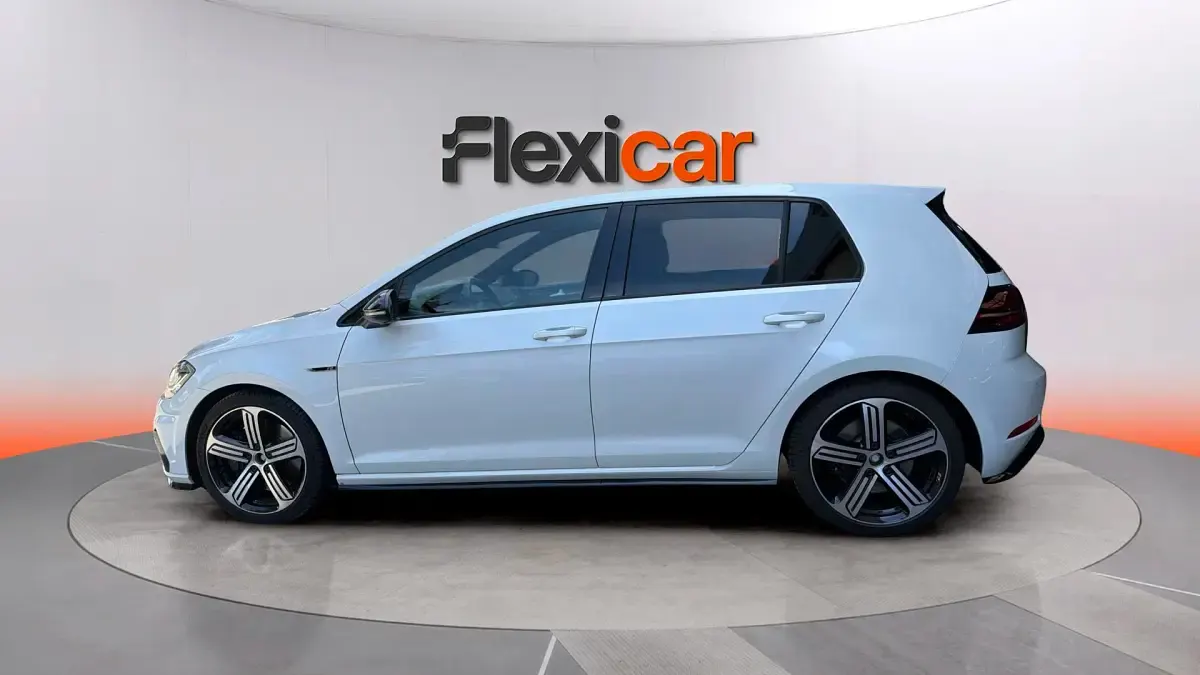 Usado VW Golf VII R 300 CV (220 kW) 2019 Blanco Berlina