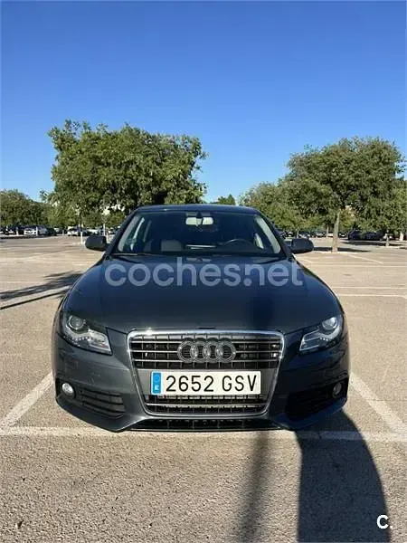 Usado Audi A4 120 CV (88 kW) 2010 Gris / plata Berlina