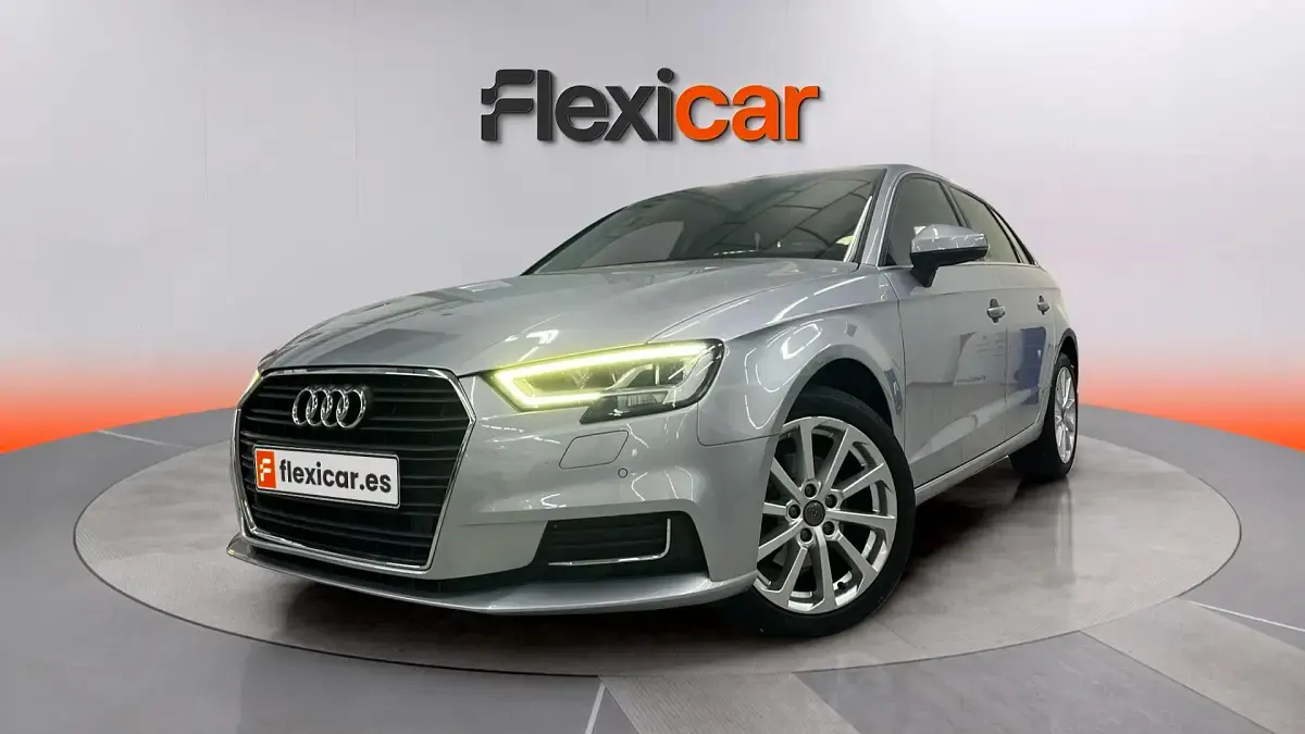 Usado Audi A3 Premium 116 CV (85 kW) 2019 Gris Berlina