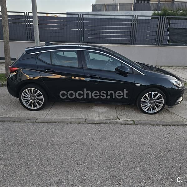 Usado Opel Astra Excellence 150 CV (110 kW) 2017 Verde Berlina