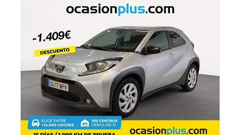 Gris Usado 2024 Toyota Aygo Play Utilitario | 14.091 € (Precio justo) - Imagen 1/4