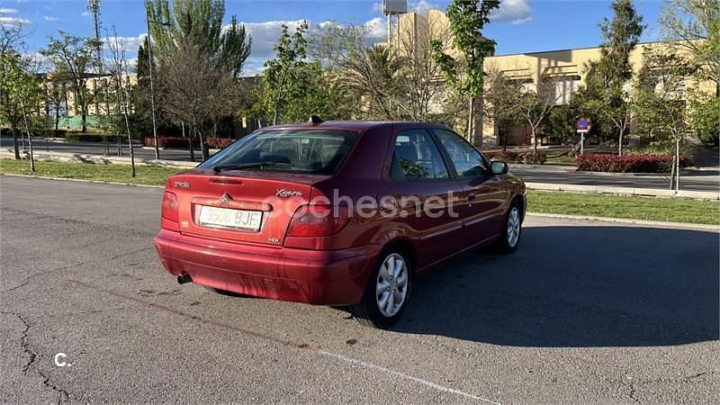 Usado Citroën Xsara 90 CV (66 kW) 2001 Rojo Berlina