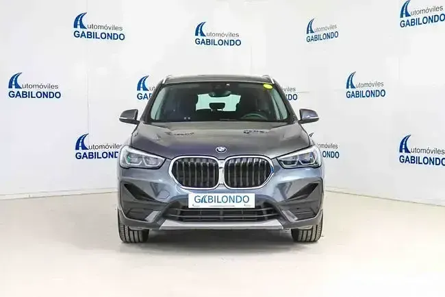 Usado BMW X1 Comfort Edition 136 CV (100 kW) 2022 Gris SUV