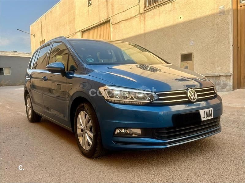 Azul Usado 2016 VW Touran Advance Monovolumen | 16.990 € (Un poco caro) - Imagen 1/4
