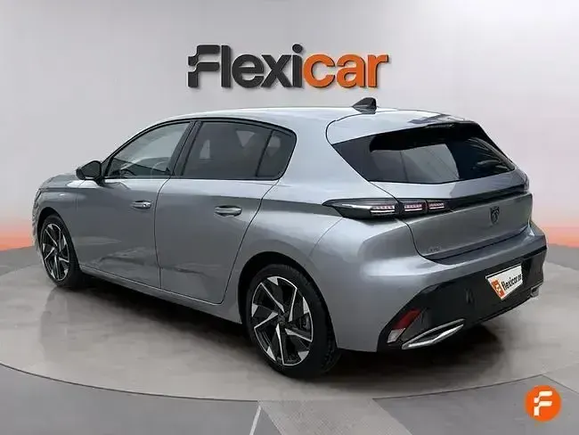 Usado Peugeot 308 Allure 130 CV (95 kW) 2024 Gris