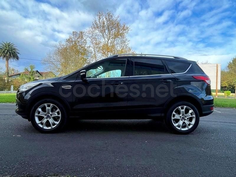 Usado Ford Kuga Titanium S 150 CV (110 kW) 2015 Negro SUV