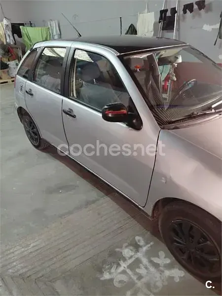 Usado Seat Ibiza 68 CV (50 kW) 2000 Gris / plata Utilitario