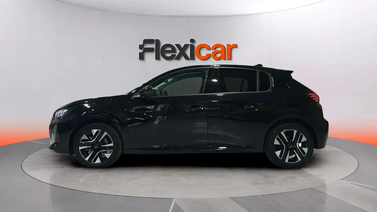 Usado Peugeot 208 Allure 101 CV (74 kW) 2025 Negro Utilitario