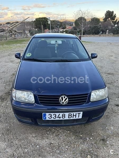 Azul Usado 2001 VW Polo Trendline Berlina | 1800 € (Super precio) - Imagen 1/4
