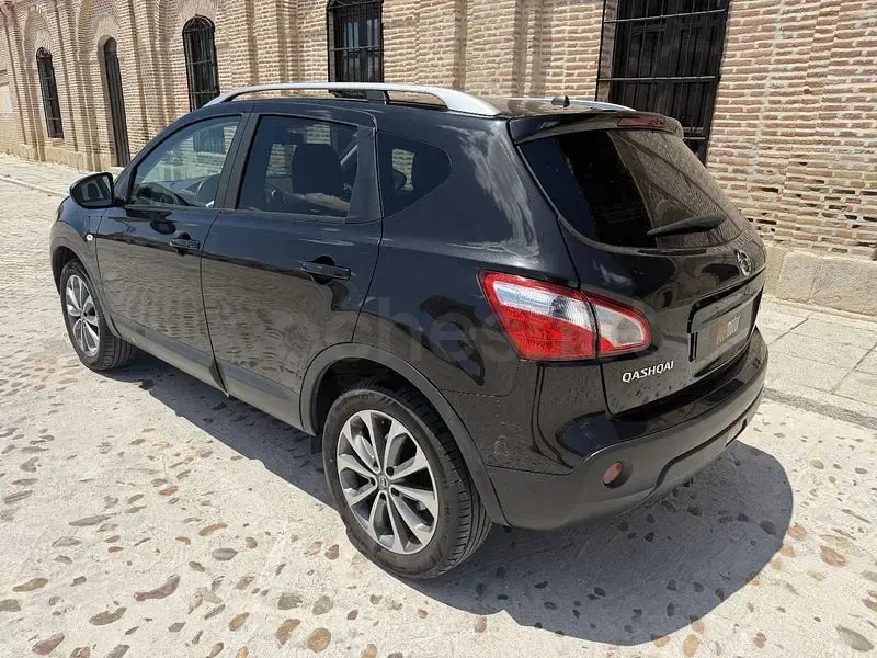 Usado Nissan Qashqai Tekna 150 CV (110 kW) 2011 Negro SUV