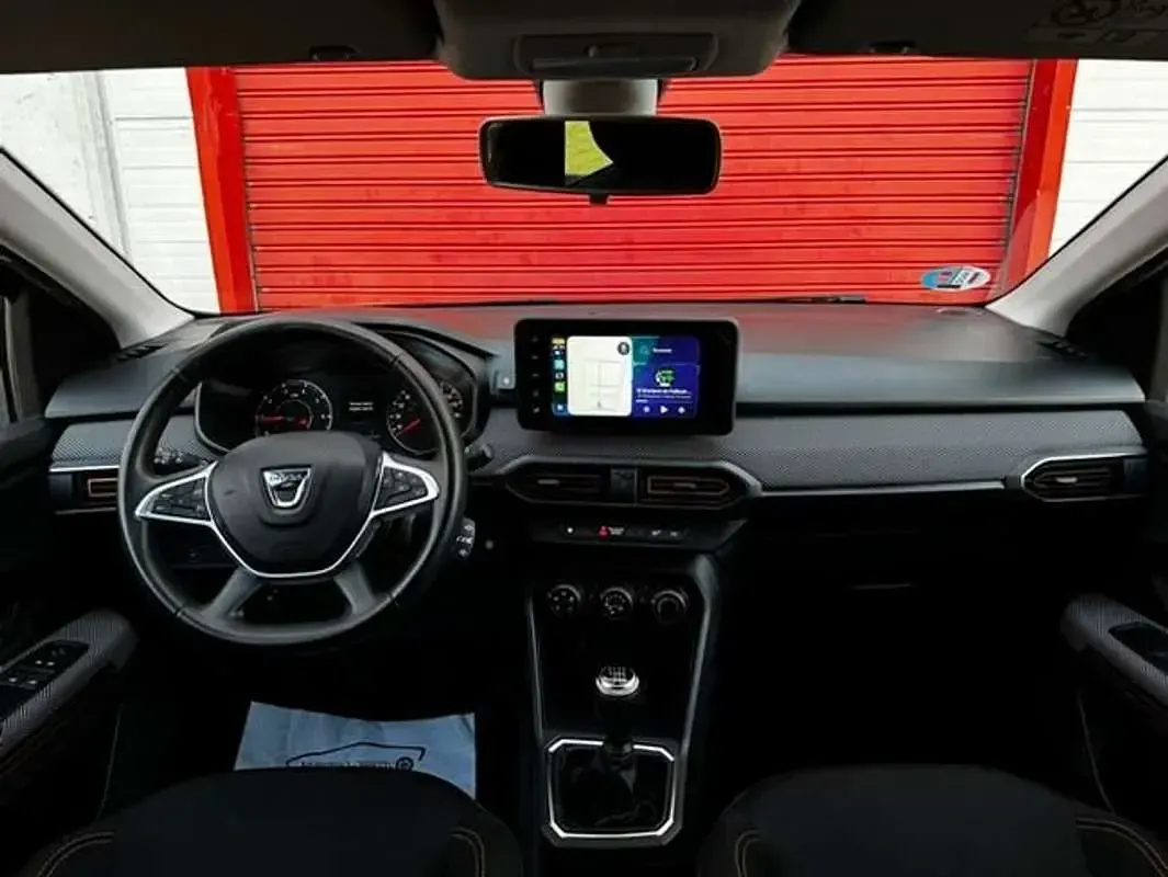 Usado Dacia Sandero Essentiel 101 CV (74 kW) 2022 Rojo Utilitario