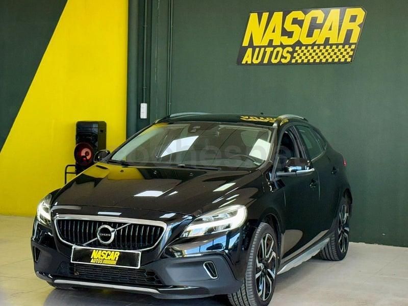 Usado Volvo V40 CC 120 CV (88 kW) 2018 Negro Familiar