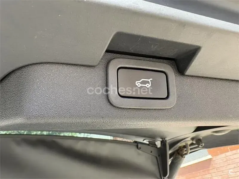 Usado Land Rover Discovery 5 First Edition 258 CV (189 kW) 2017 Blanco SUV