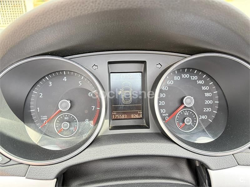 Usado VW Golf Cabriolet 105 CV (77 kW) 2012 Negro Descapotable
