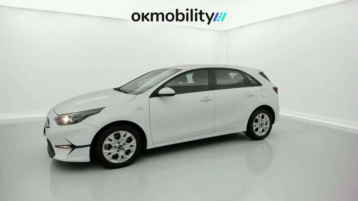 Usado Kia Ceed 120 CV (88 kW) 2022 Blanco Utilitario