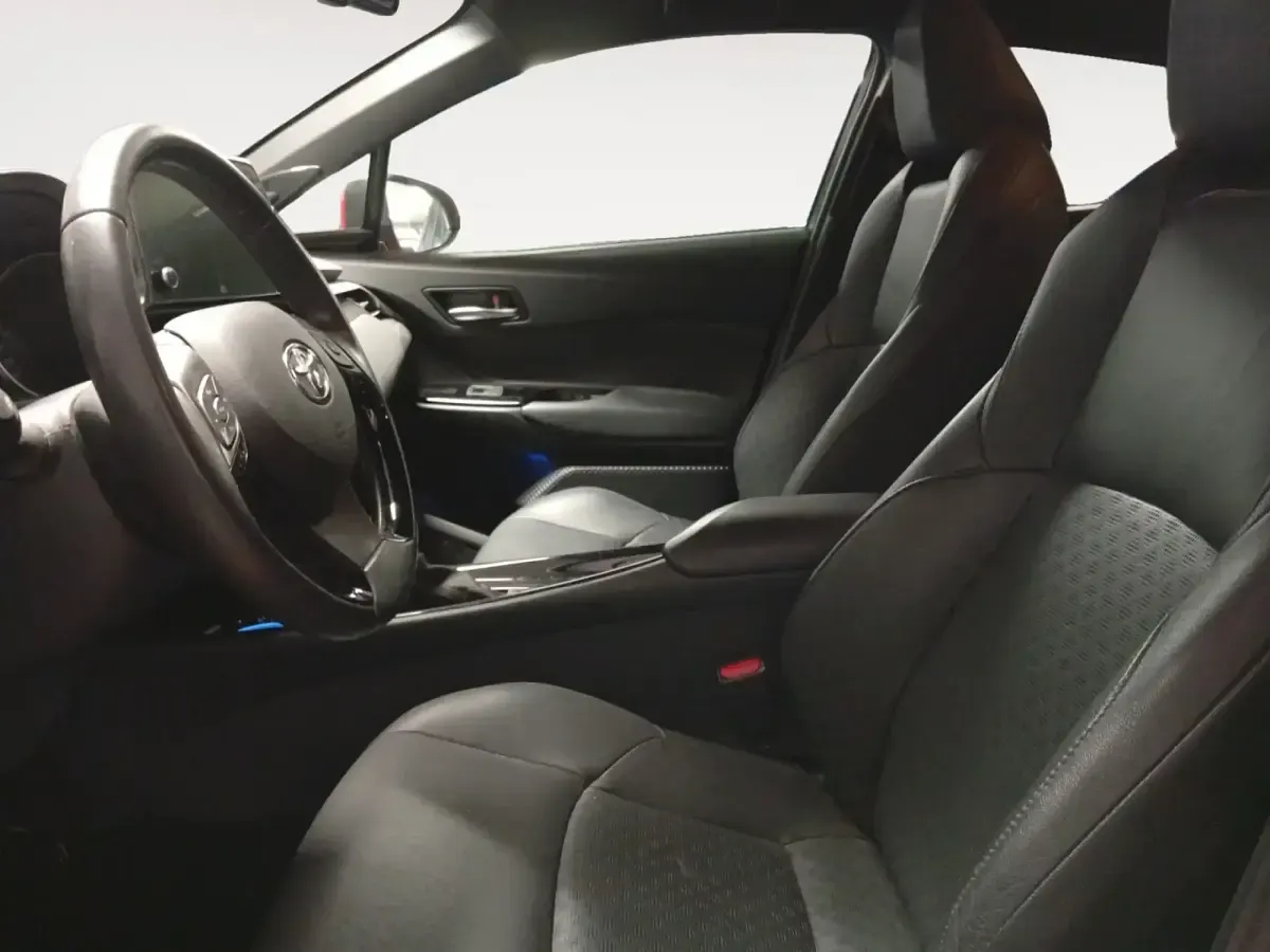 Usado Toyota C-HR Advance 152 CV (111 kW) 2022 Rojo SUV