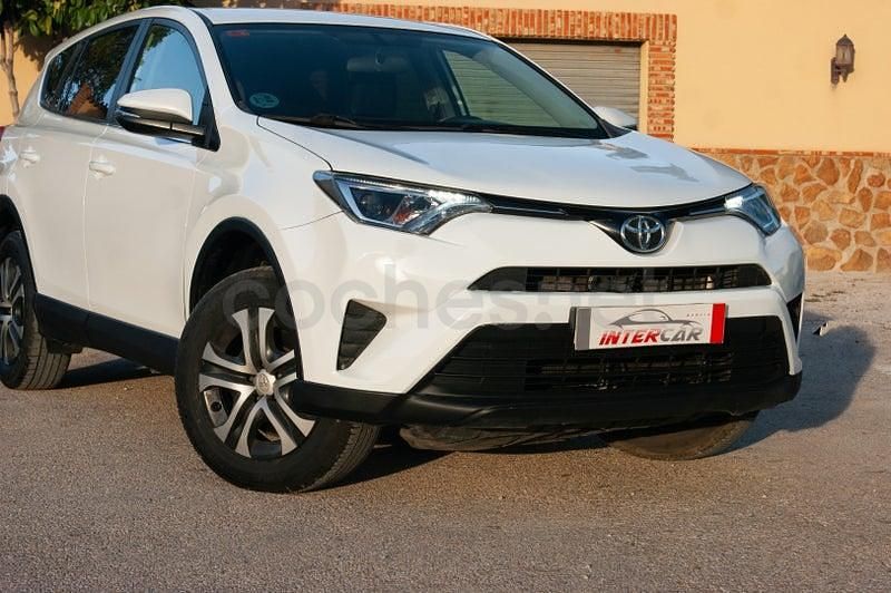 Begagnad Toyota RAV4 Advance 143 HK (105 kW) 2017 Vit SUV