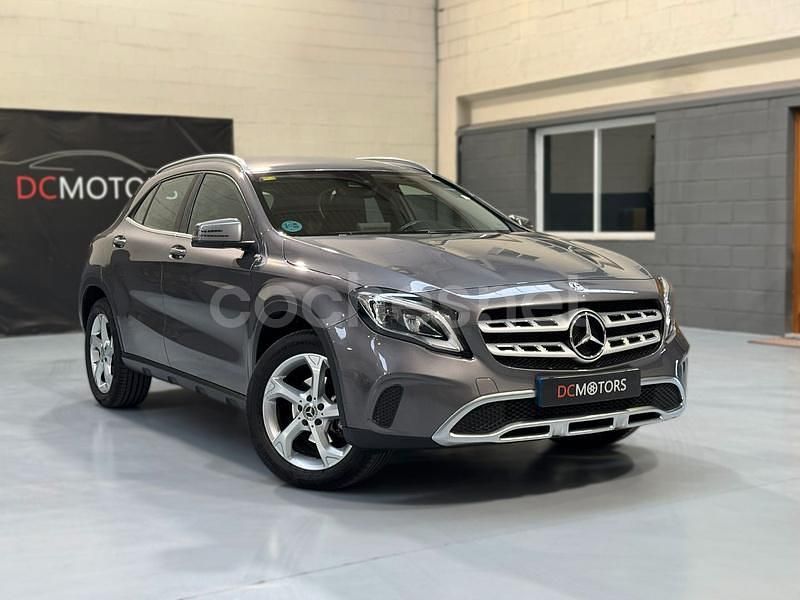 Usado Mercedes GLA180 122 CV (89 kW) 2018 Gris / plata SUV
